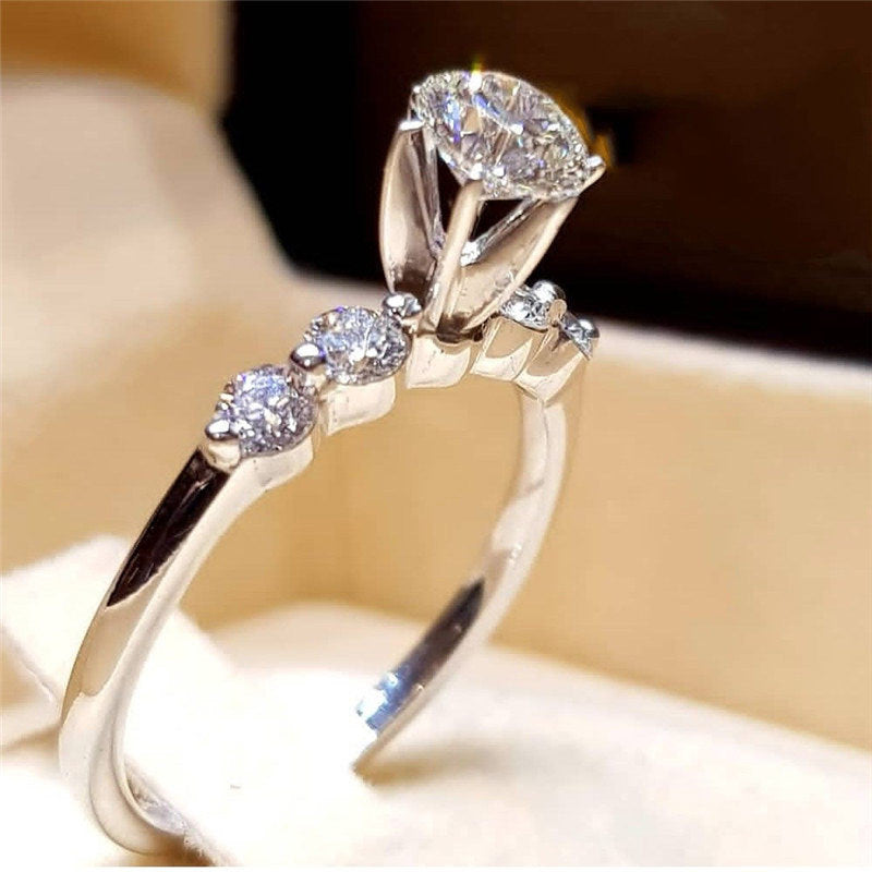 Anillo único con forma de flor