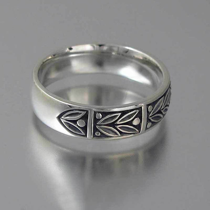 Anillo de hombre bañado en plata antigua diseño sencillo y personalizado