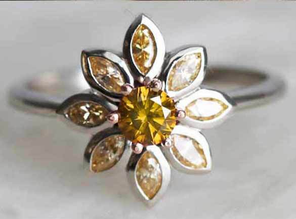 Gold-plated zircon hollow flower ring