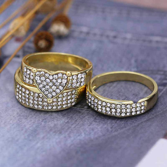Gold heart couple ring set