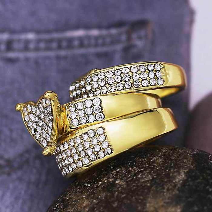 Gold heart couple ring set