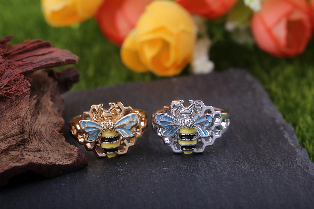 Anillo de circonita hueca con forma de abeja en forma de panal creativo