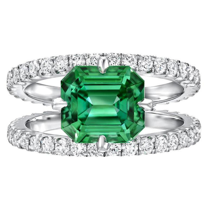 Anillo de diamantes verdes con micro pavé de circonitas K blancas bañadas en cobre