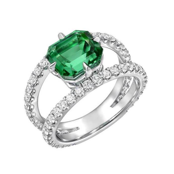 Anillo de diamantes verdes con micro pavé de circonitas K blancas bañadas en cobre