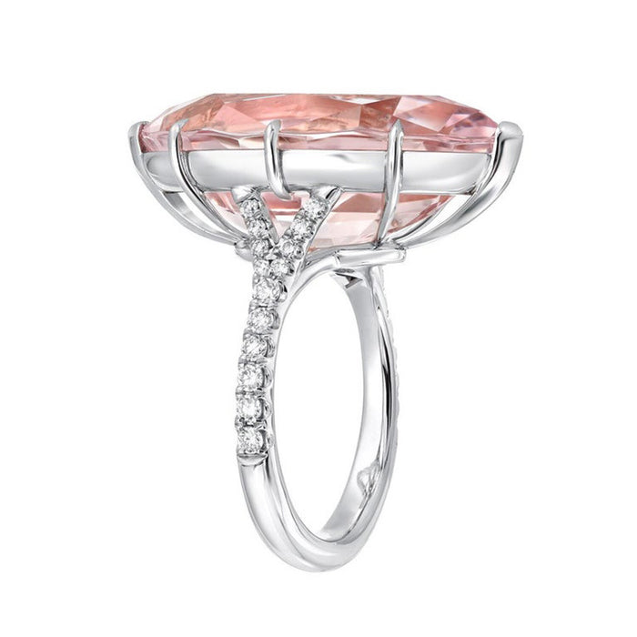 Anillo de circonitas de cristal rosa de gran tamaño en forma de marquesa