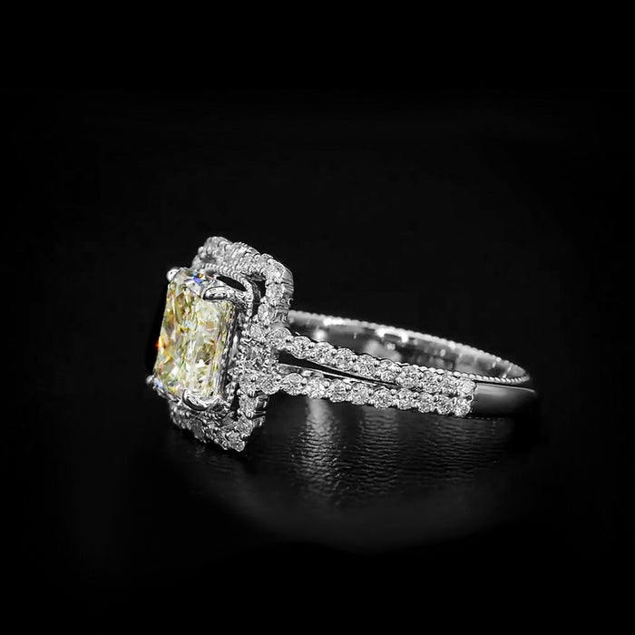 Classic Fashion Hollow Queen Zircon Diamond Ring