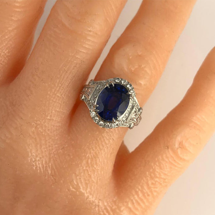 Vintage micro-hollow sapphire ring noble and luxurious hand jewelry