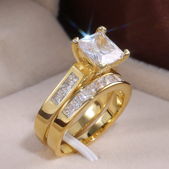 Anillos de pareja elegantes y de moda con incrustaciones de circonitas.