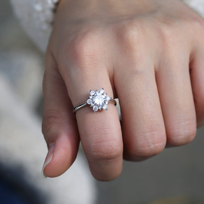 Women's ring with full rhinestones