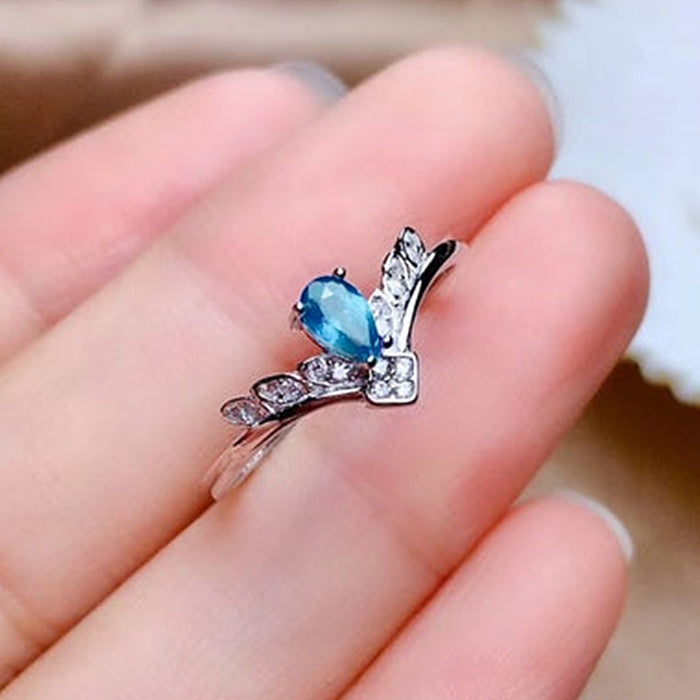 Sky blue zircon V-shaped diamond ring