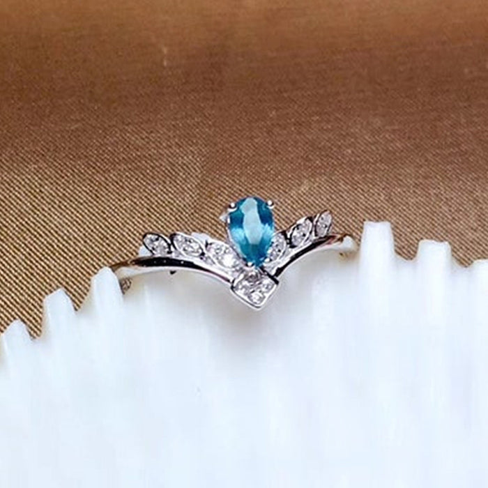 Sky blue zircon V-shaped diamond ring