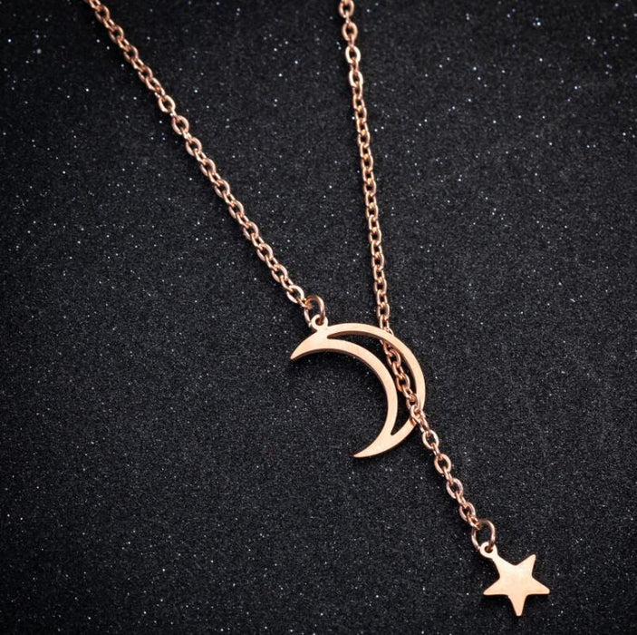 Collar con colgante de luna y estrella hueca francesa, cadena de clavícula con borlas de bosque en forma de media luna al por mayor