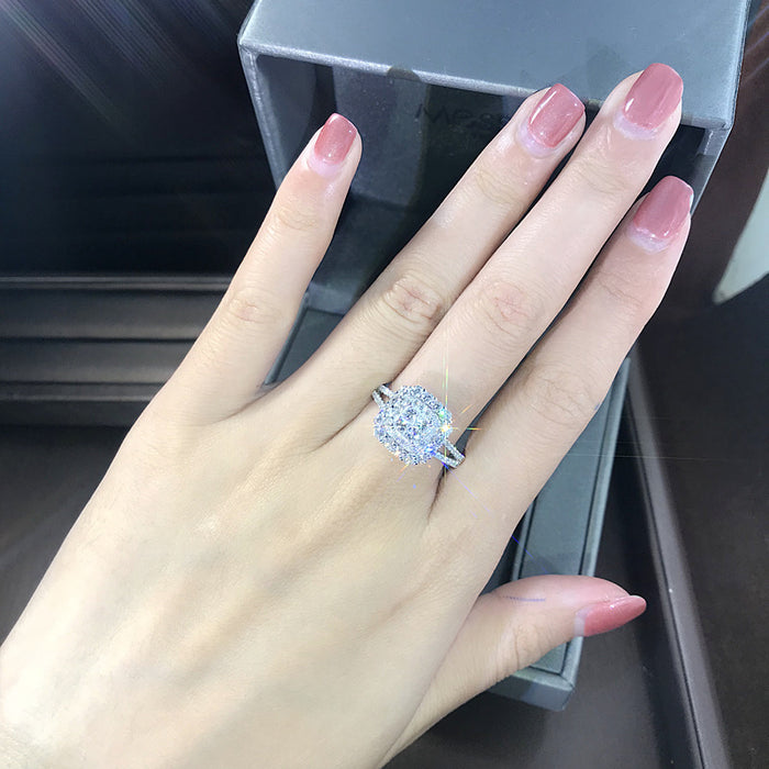 Anillo de bodas clásico para mujer con circonitas micropavé