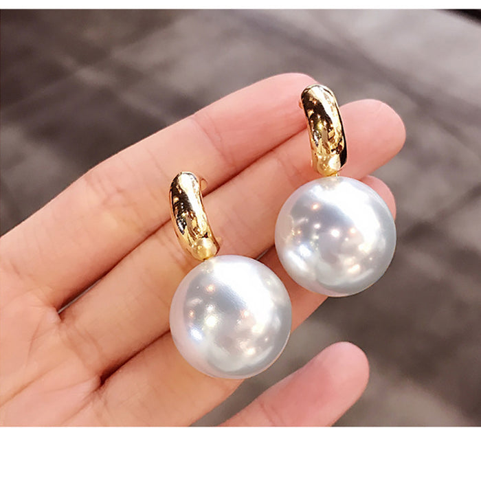 Imitation pearl earrings personality shape earrings