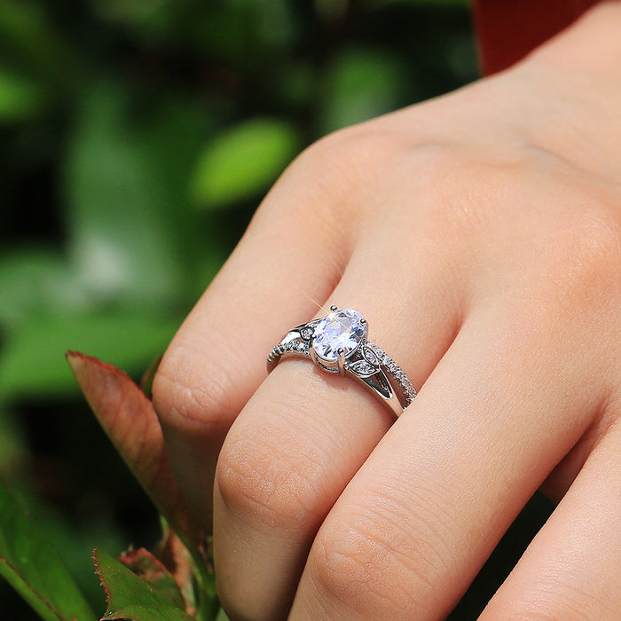 Women's ring with emerald green zircon copper plated white gold ring