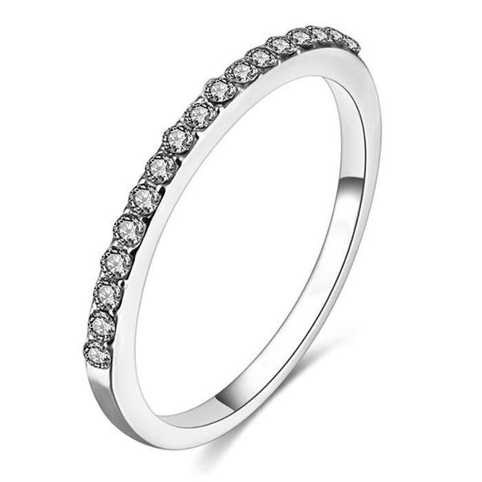 Anillo de circonita para mujer de estilo sencillo.