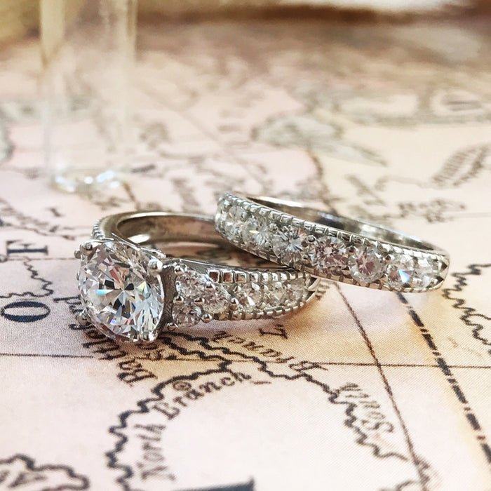 Juego de anillos de boda con circonitas redondas estilo europeo y americano