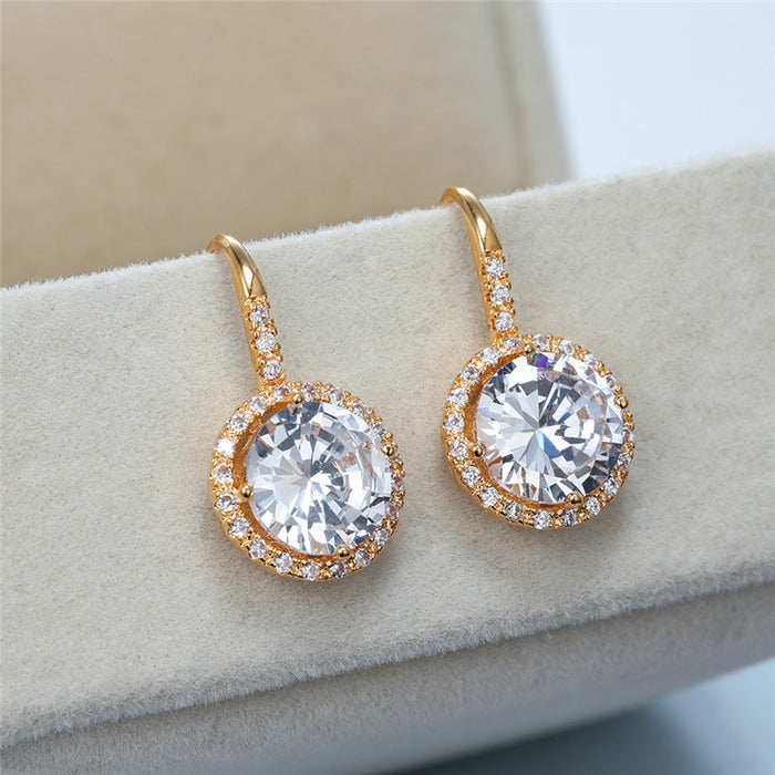 Geometric earrings with micro-zirconia design