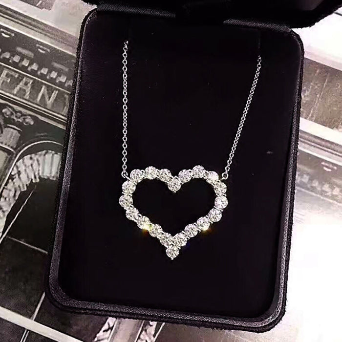 Collar de clavícula de compromiso para mujer con corazón de amor y circonitas