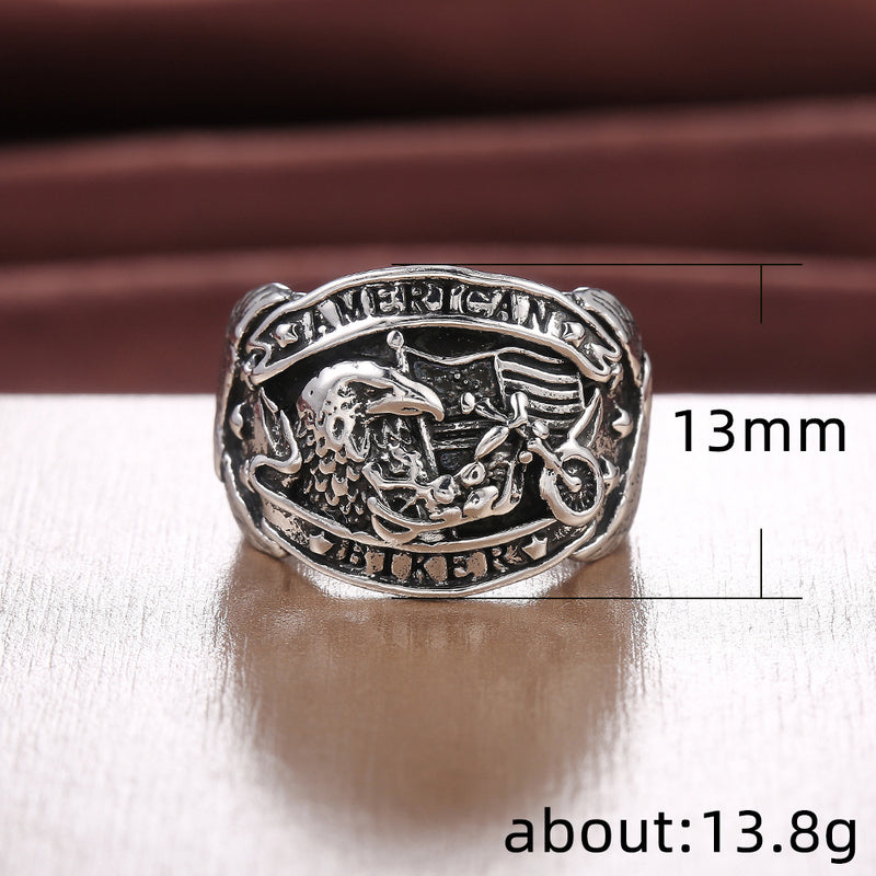 Anillo de compromiso con marquesa y circonitas micropavimentadas