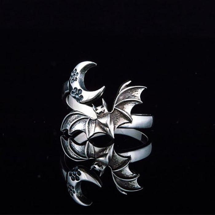 Exquisite vintage moonlit night bat ring for men and women