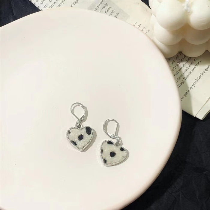 Cow leopard print heart earrings niche autumn and winter new earrings without ear holes