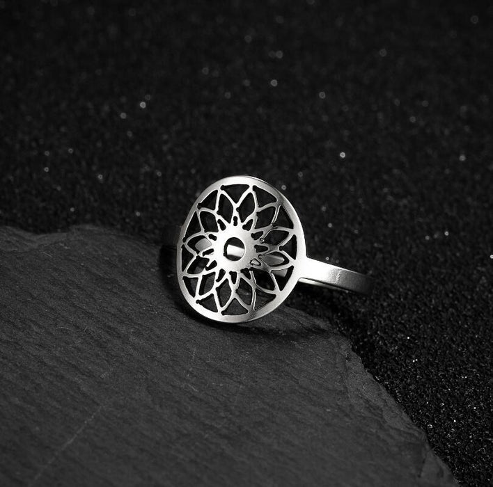 Anillo de mandala retro de acero inoxidable, joyería geométrica abierta de estilo europeo y americano al por mayor