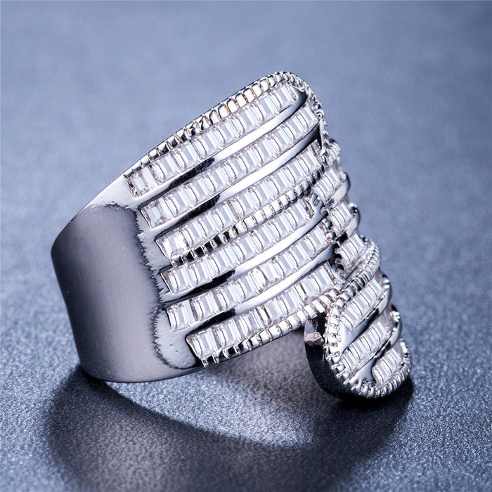 Anillos de lujo para mujer, accesorios de vestir exquisitos de alta gama.