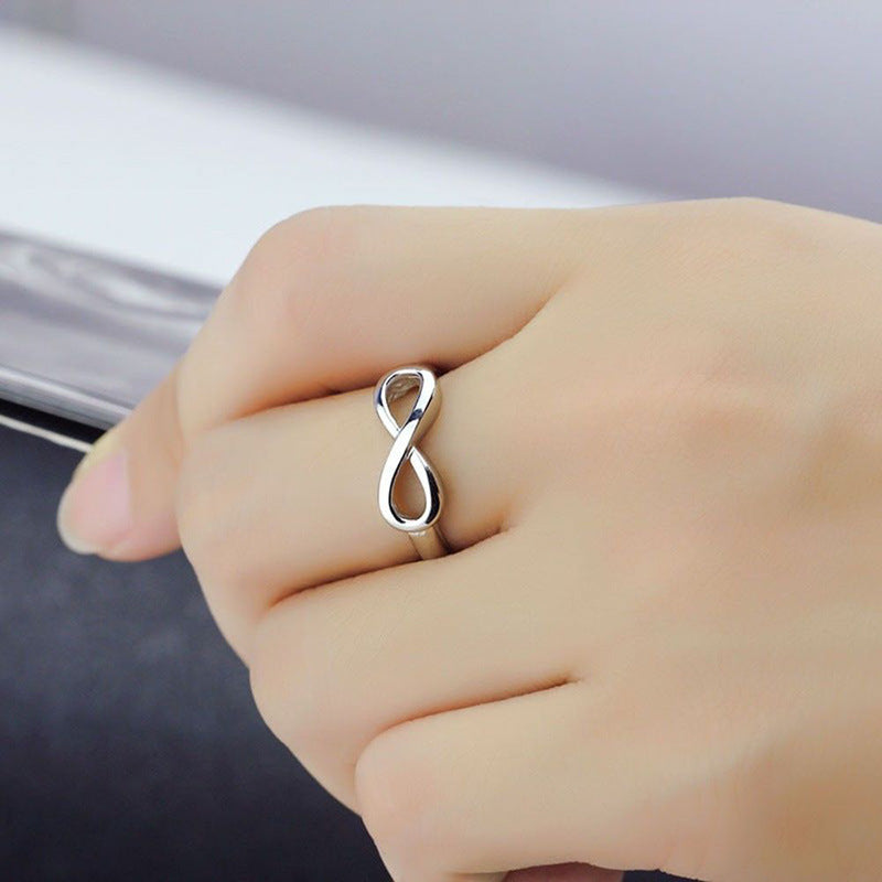 Anillo de aleación chapado en plata con forma de 8 creativo simple