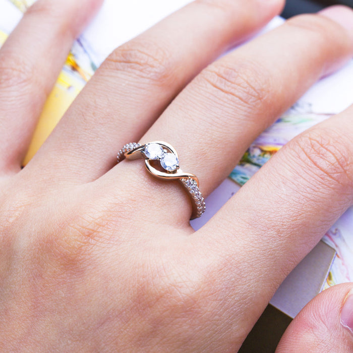 Creative simple staggered arm wrap zircon ring for women