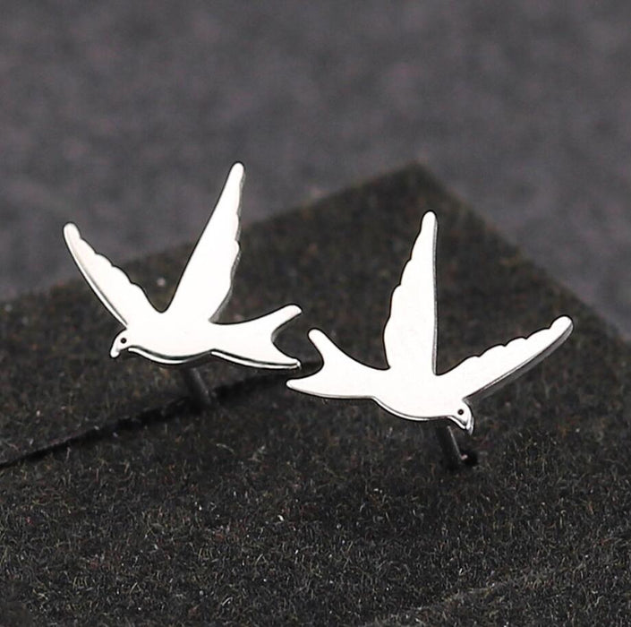 Swallow earrings, new European and American simple and versatile flying bird mini cute animal earrings ins style