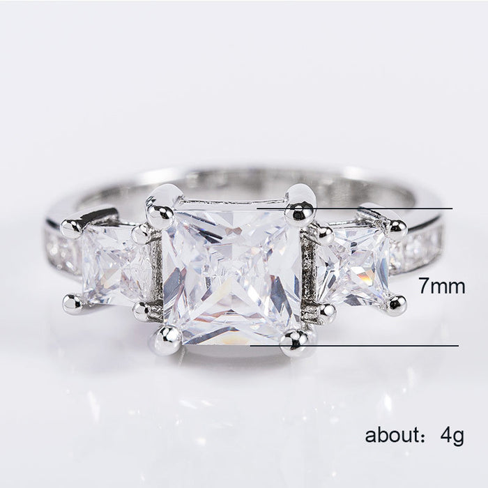 Beautiful and sparkling zircon ring