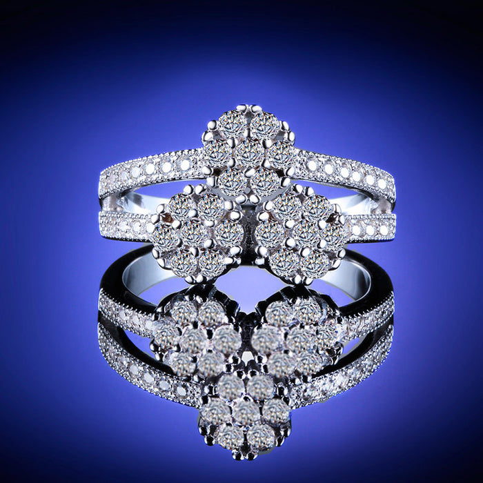 Luxury diamond ring