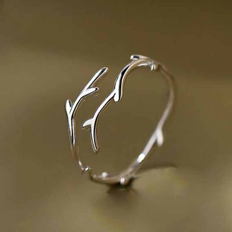 Simple tree branch single ring for women
