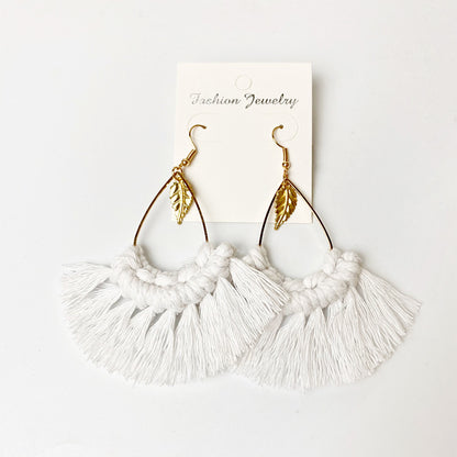 Plain Bohemian Tassel Earrings with Leaf Pendant for Vacations