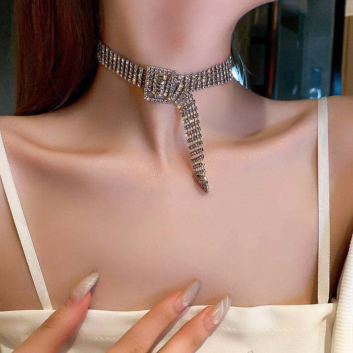 Trendy Belt Buckle Choker Necklace - Statement Piece for a Bold Look