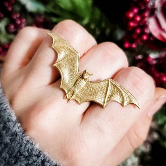 Anillo de personalidad gótica con diseño de murciélago oscuro retro de Halloween para mujer