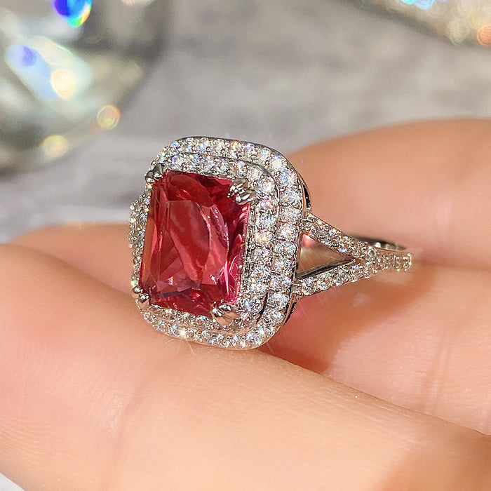 Anillo de propuesta de diamante y circonita con forma de princesa cuadrada