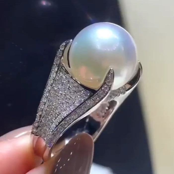 Lujoso anillo Seiko con perlas y circonitas incrustadas