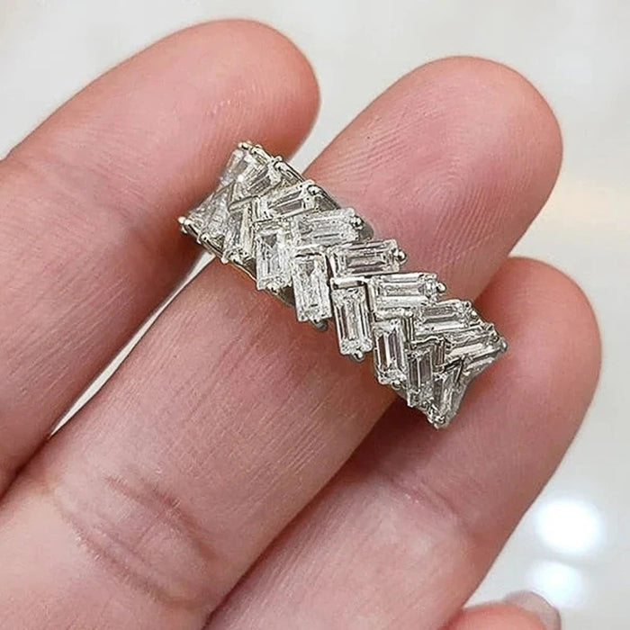 Fashionable and light luxury index finger ring staggered design unisex ring