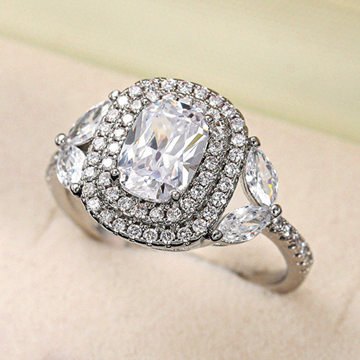 Luxury micro-diamond engagement ring fashionable and elegant zircon ring