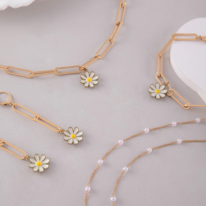 Conjunto de joyas de perlas Daisy: collar, pulsera y pendientes, conjunto de tres piezas