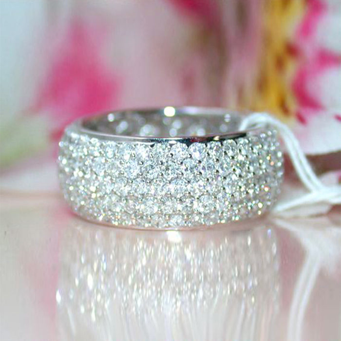Women's wedding engagement ring with sparkling diamonds