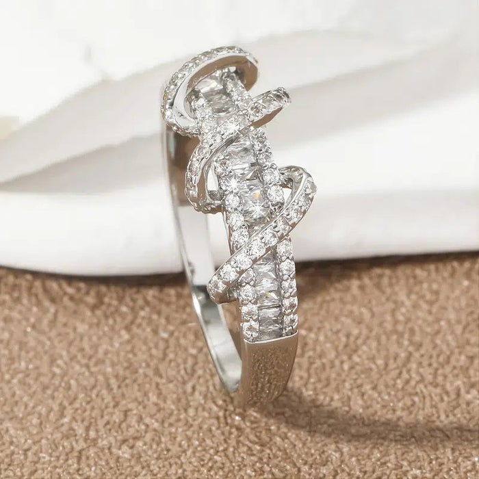 Hollow ribbon ring niche design couple ring female ring