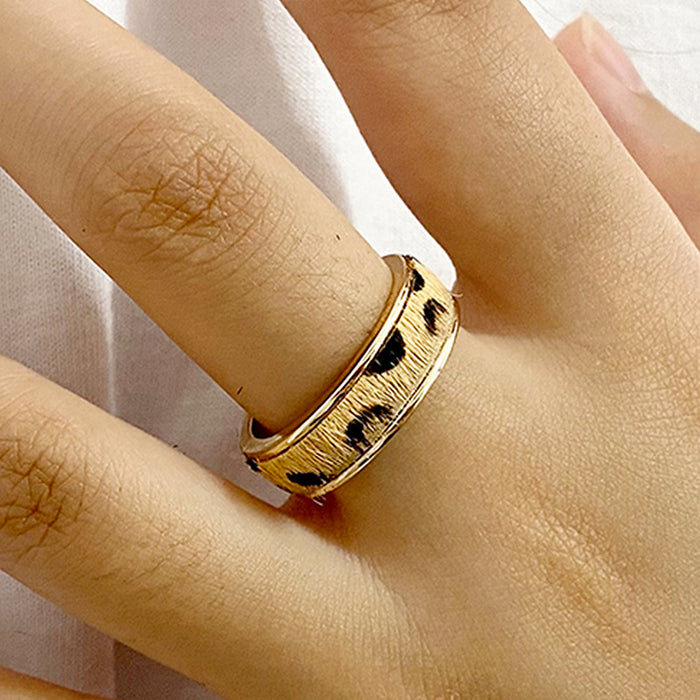 Anillo de aleación de zinc bañado en oro con cuero y crin de caballo: diseño abierto ajustable para mujer, estilo occidental moderno