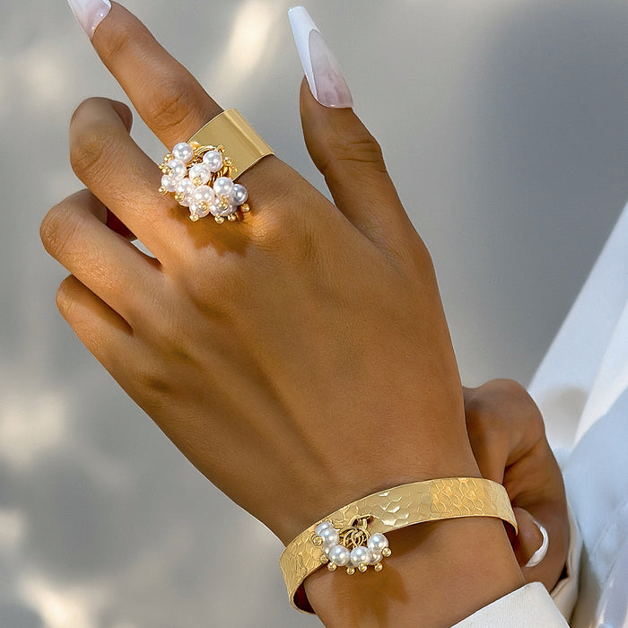 Design Hug Ring and Bow Bracelet - Fashionable Wide Ring and Jewelry Set