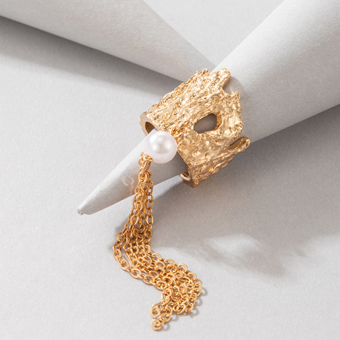 Irregular gold geometric pearl tassel ring