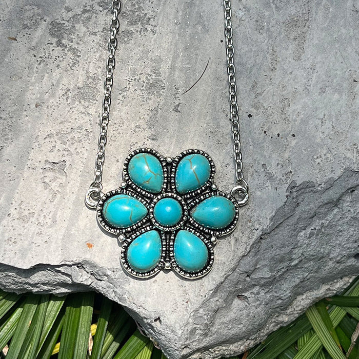 Vintage Fashion Necklace with Unique Pendant