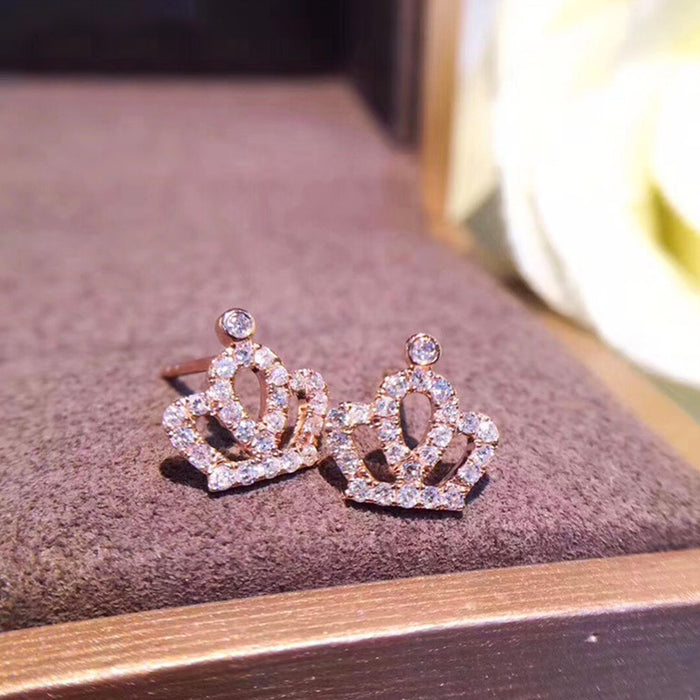 Mini crown earrings for students