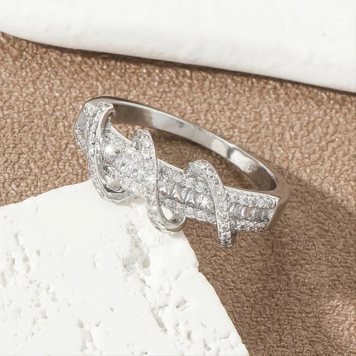 Hollow ribbon ring niche design couple ring female ring